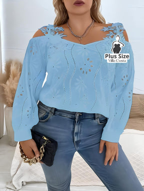 Blusa Ciganinha Com Bordado Vazado e Detalhes Florais Plus Size