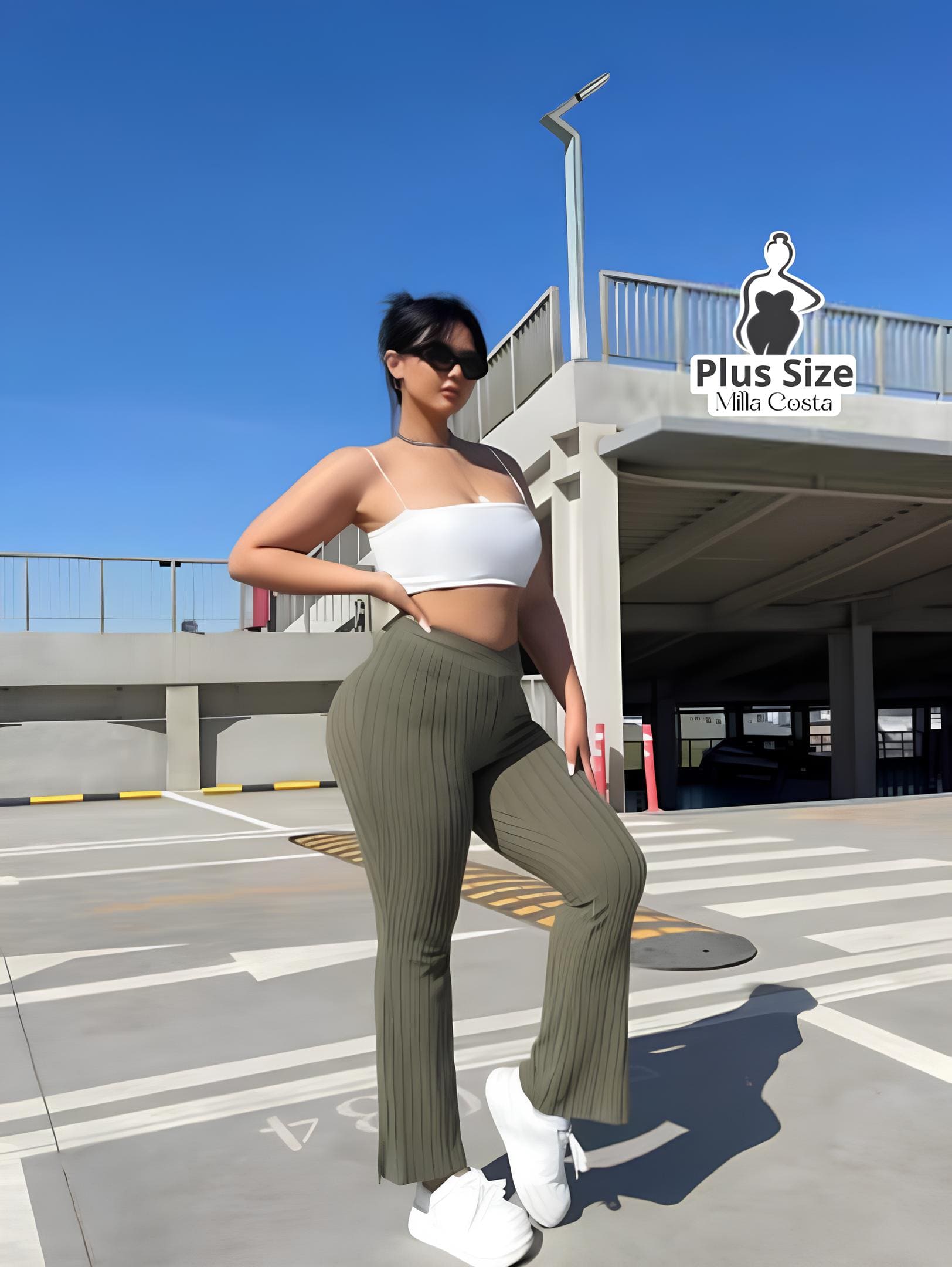 Calça Flare Canelada Com Fenda Plus Size