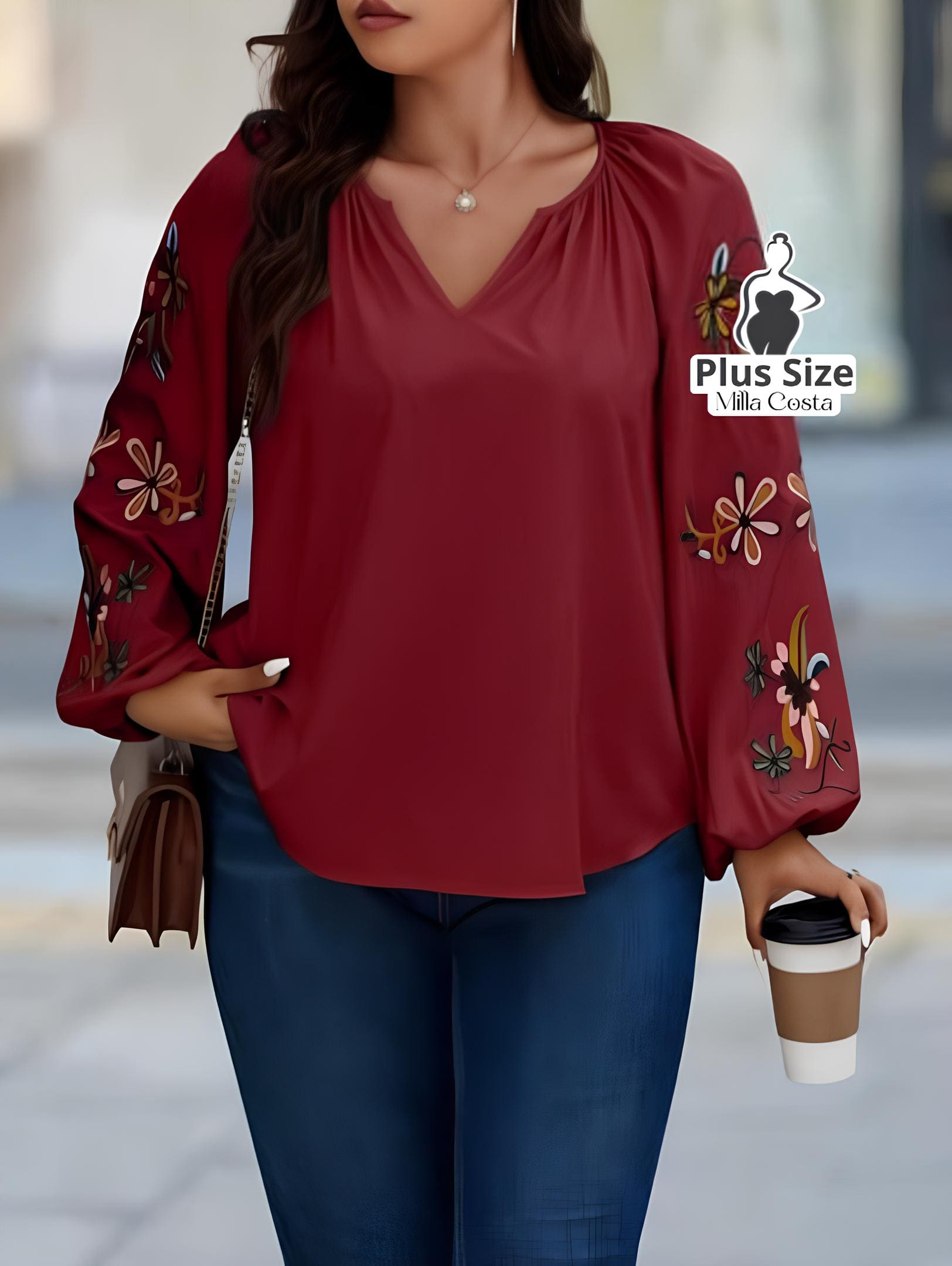 Blusa Com Mangas Bufantes Bordadas e Decote V Plus Size