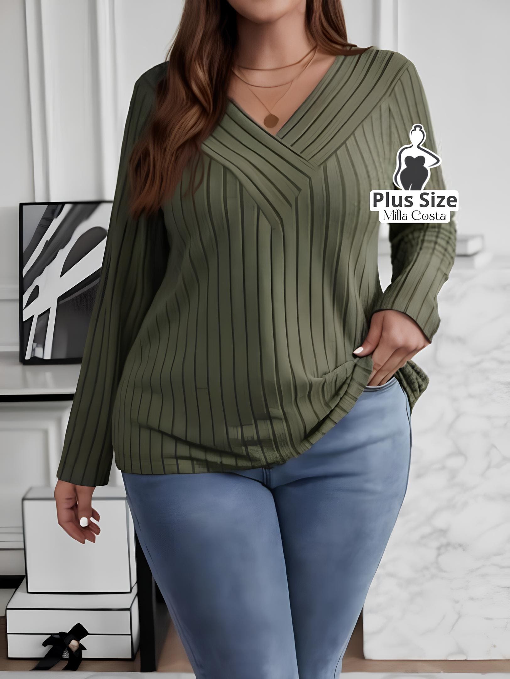 Blusa de Tricô Com Decote V e Detalhe Em Linhas Plus Size