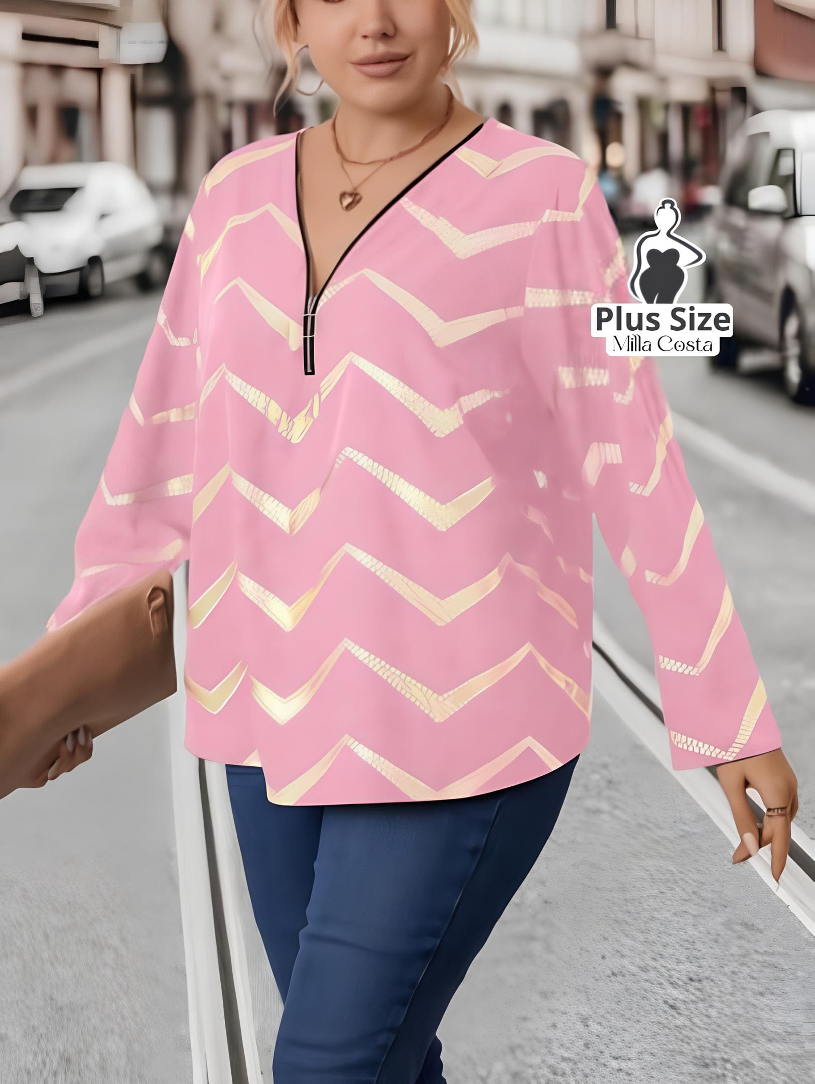 Blusa com Estampa Chevron e Decote em Zíper Plus Size