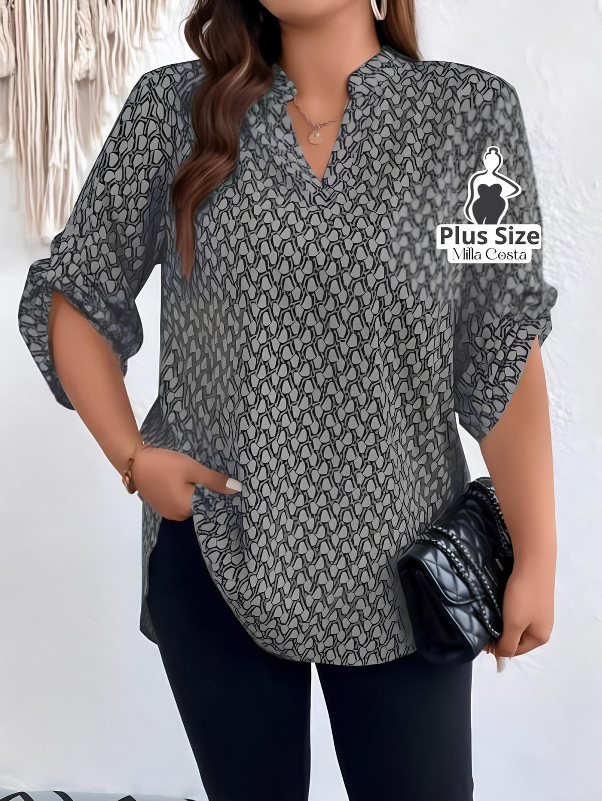 Blusa Estampada Com Decote V e Mangas 3/4 Plus Size