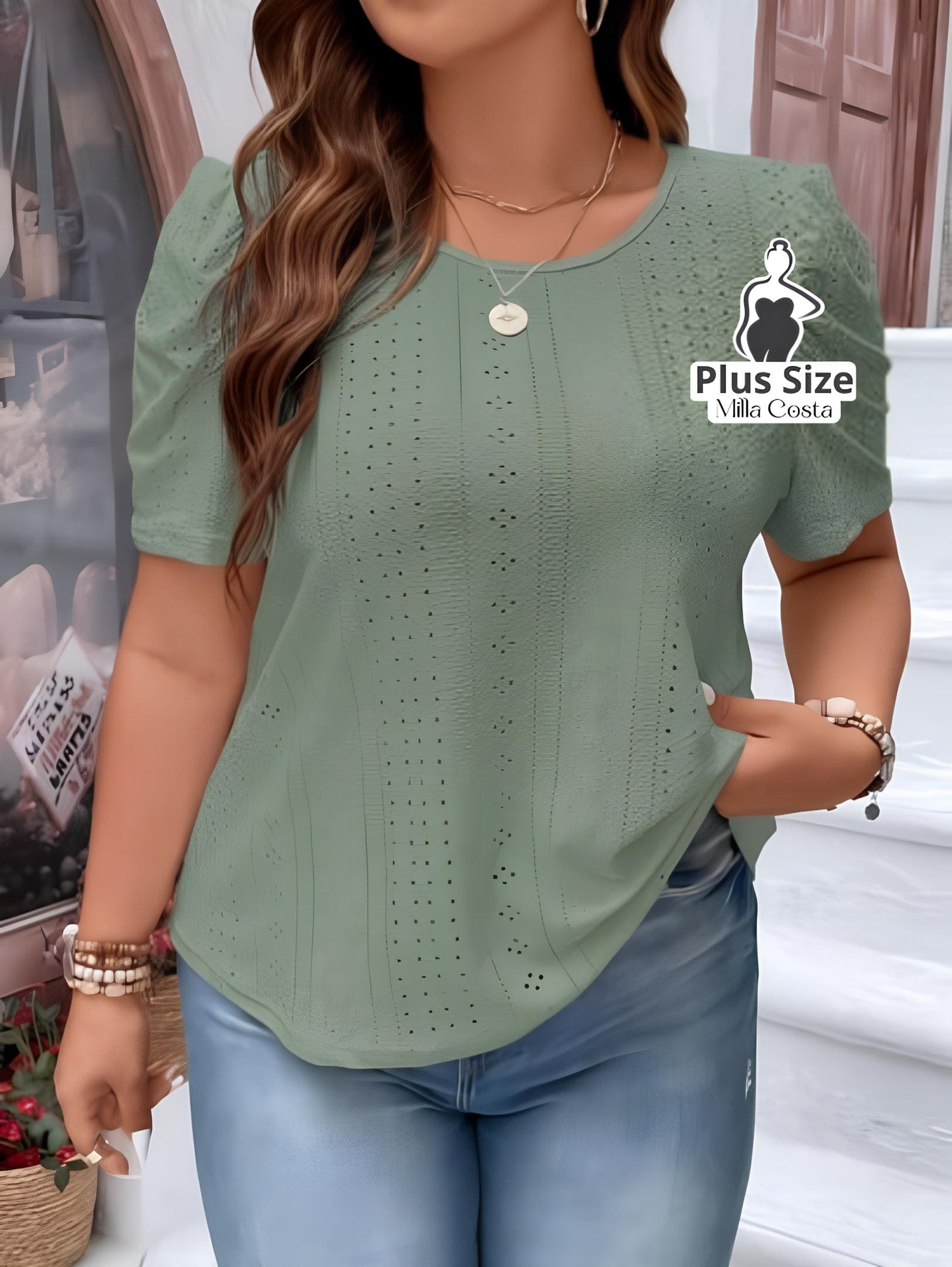 Blusa Em Laise Com Mangas Bufantes Plus Size