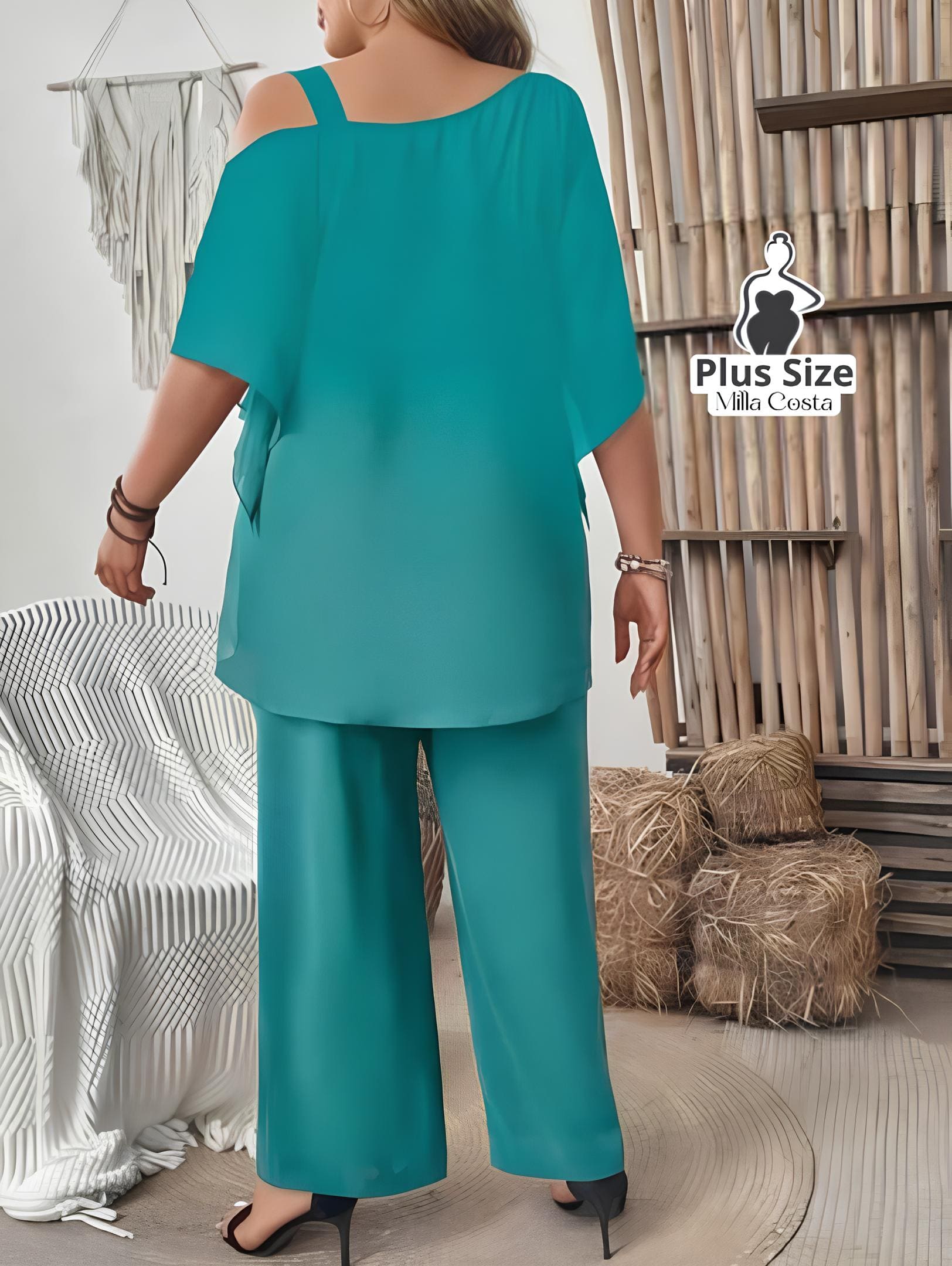 Conjunto Feminino de Blusa com Camadas e Calça Pantalona Plus Size