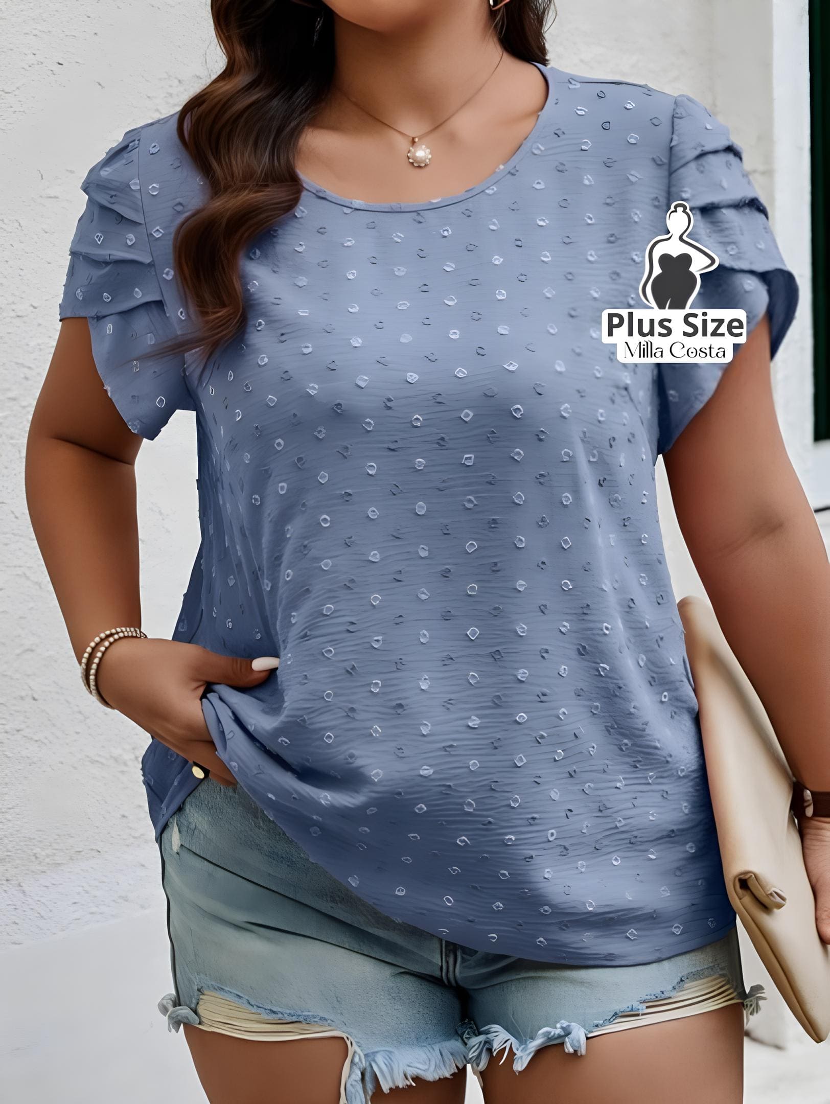 Blusa Com Detalhe Franzido Nas Mangas e Textura Delicada Plus Size