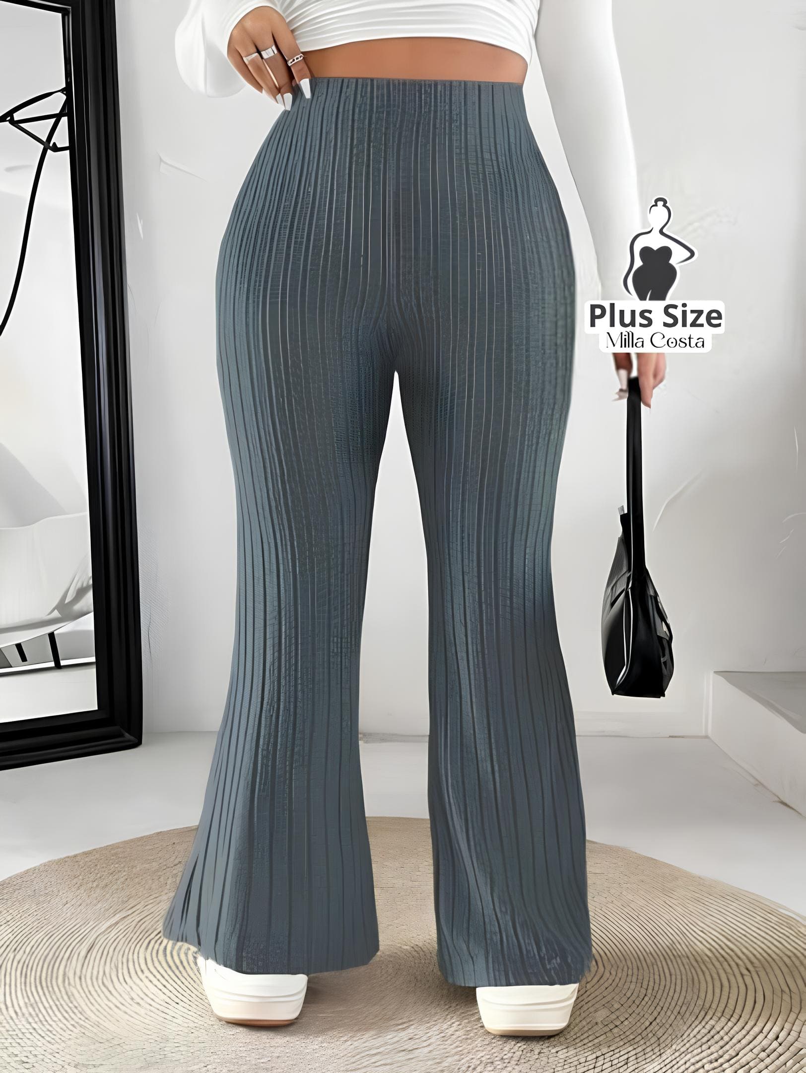 Calça de Malha Canelada Flare Plus Size