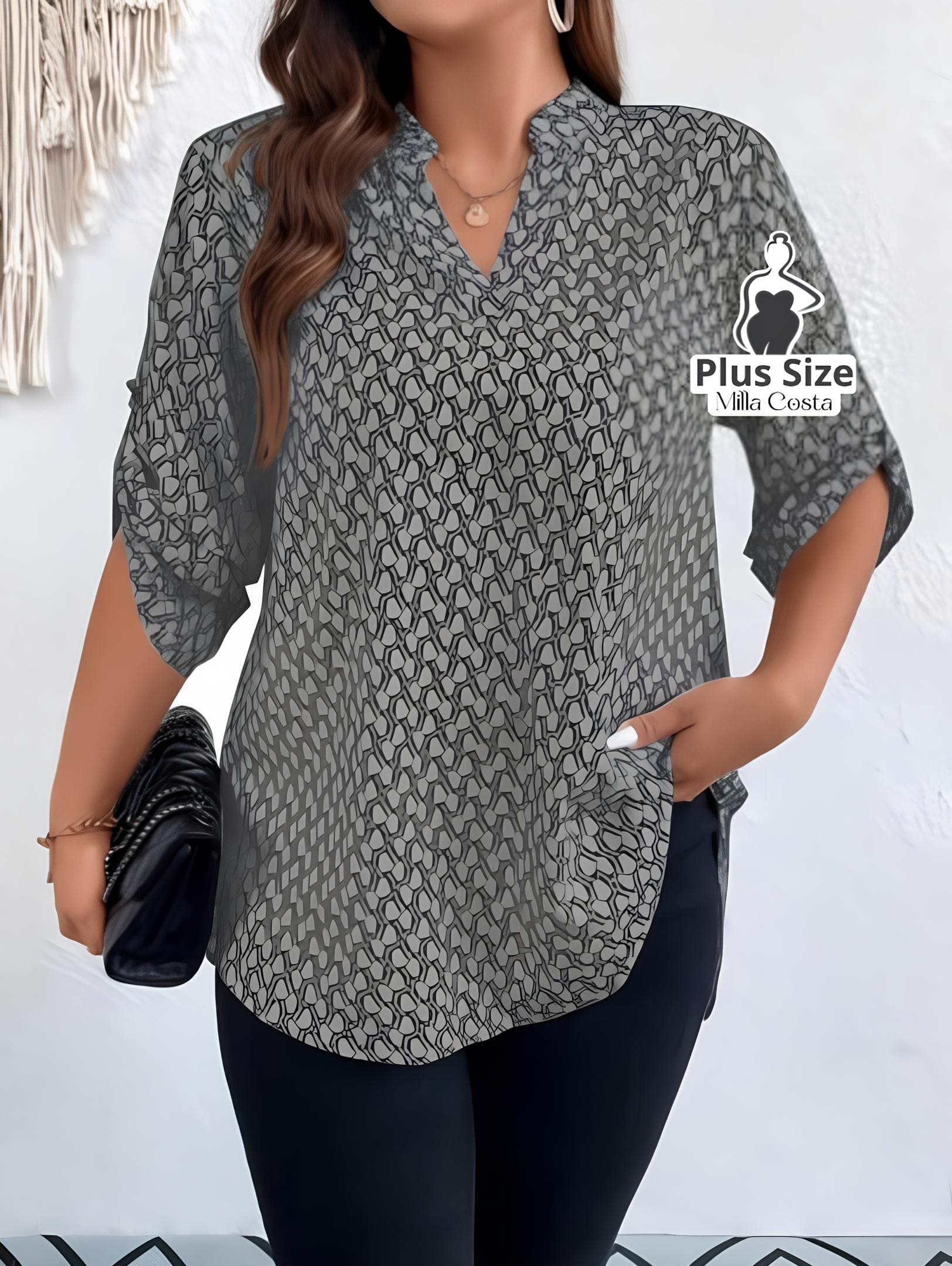 Blusa Estampada Com Decote V e Mangas 3/4 Plus Size