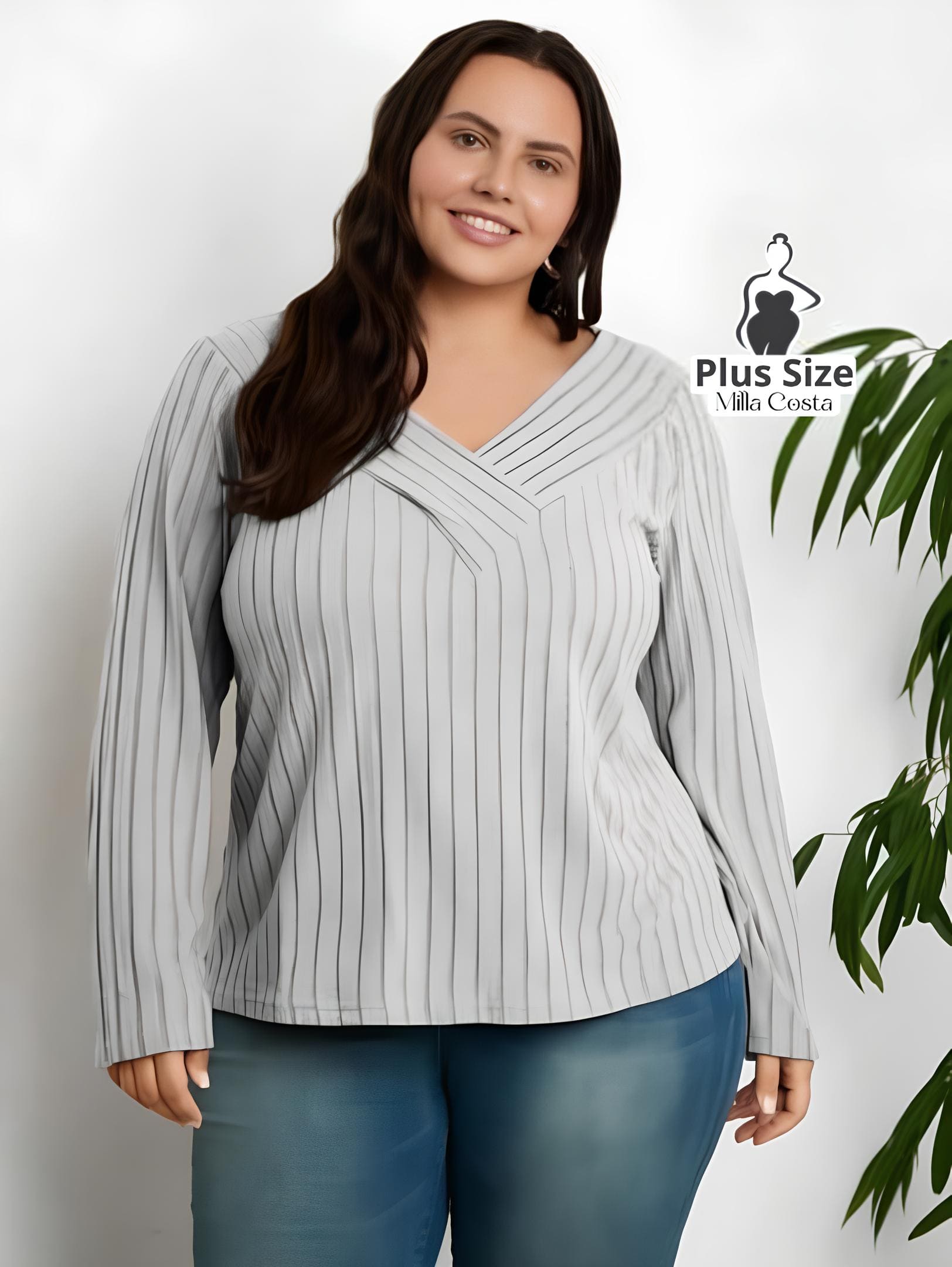 Blusa de Tricô Com Decote V e Detalhe Em Linhas Plus Size