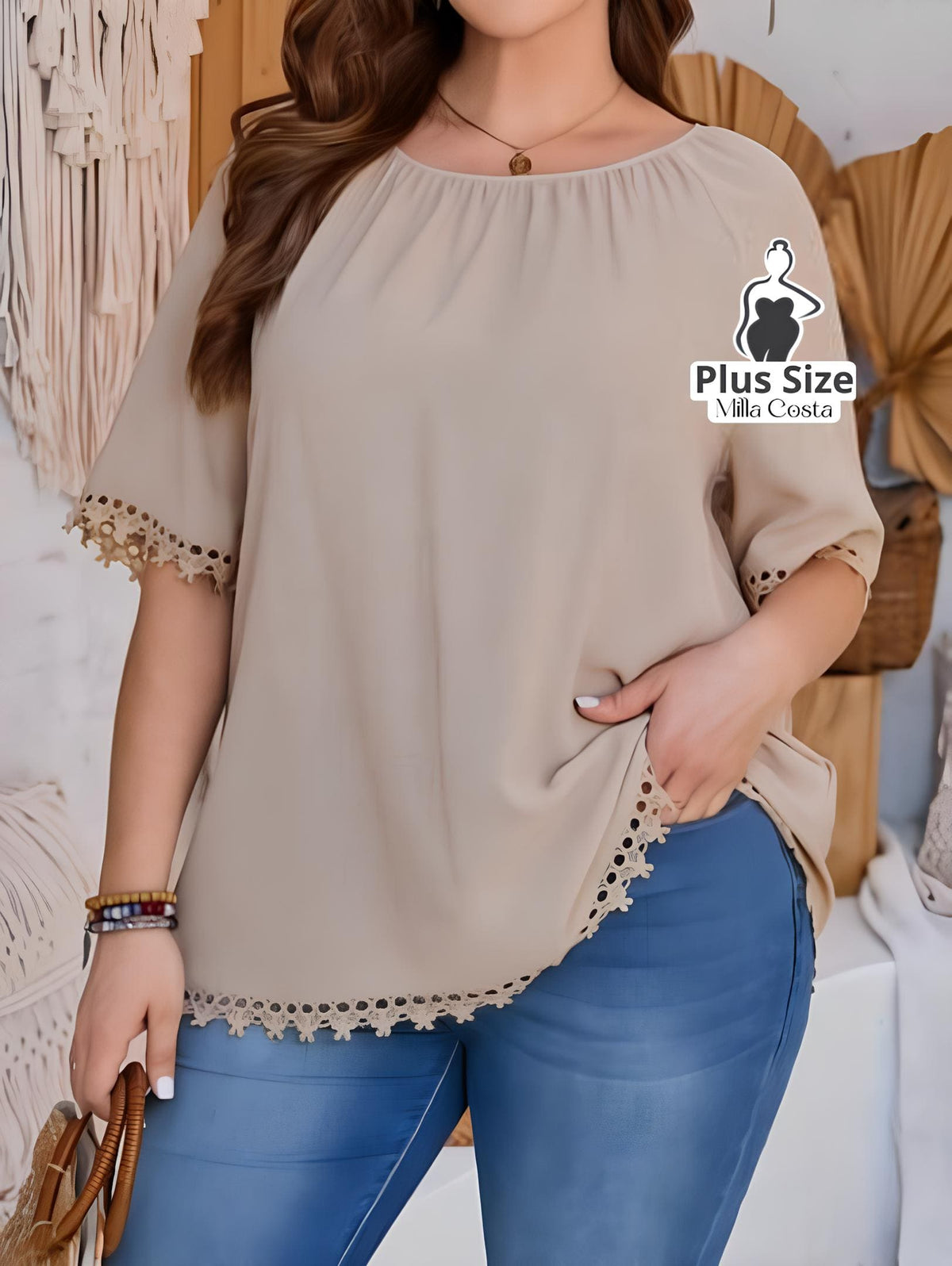 Blusa Com Barra Trabalhada Em Detalhe Plus Size