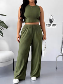 Conjunto Elegante Com Top Cropped e Calça Flare Texturizada Plus Size