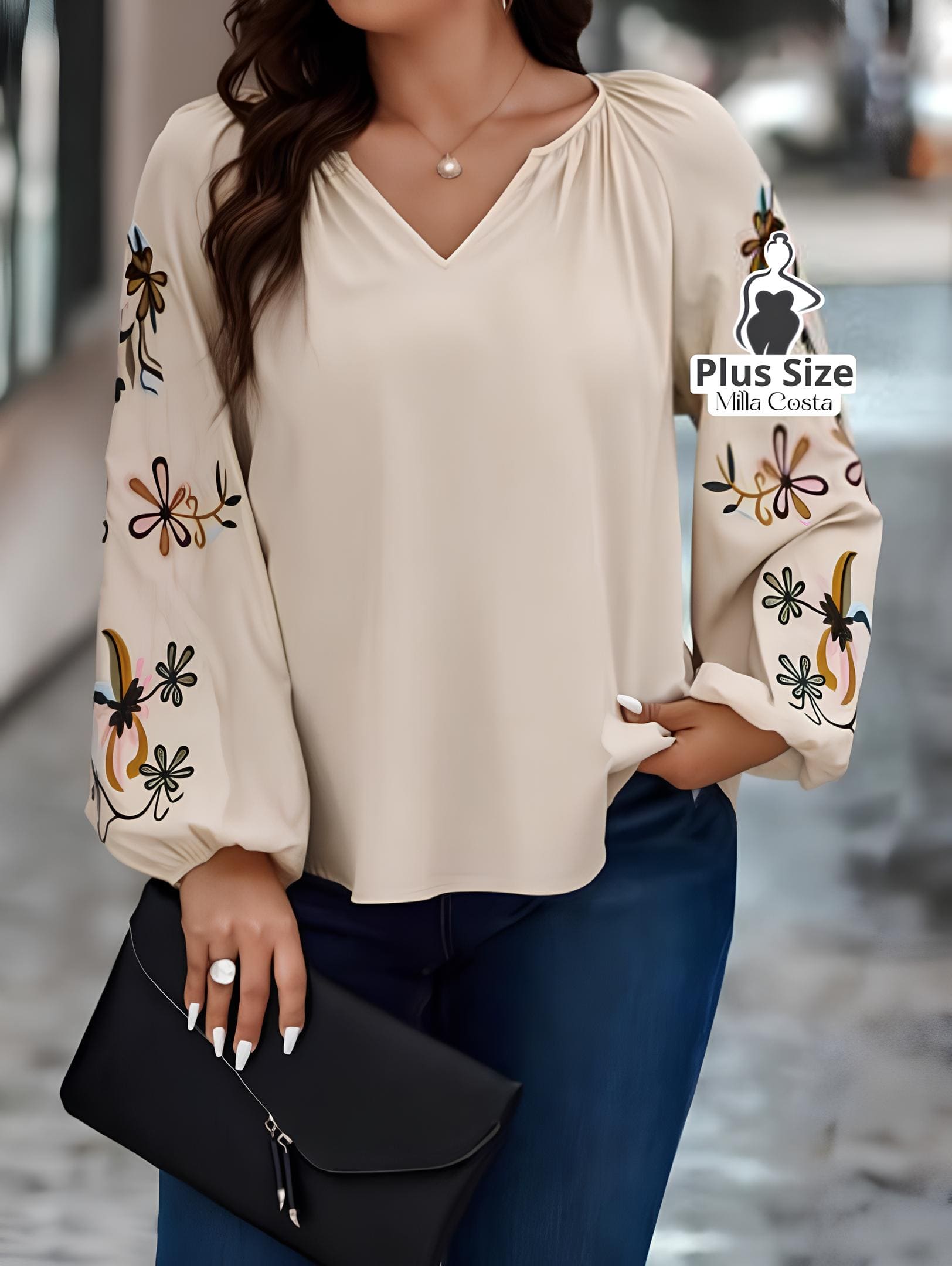 Blusa Com Mangas Bufantes Bordadas e Decote V Plus Size