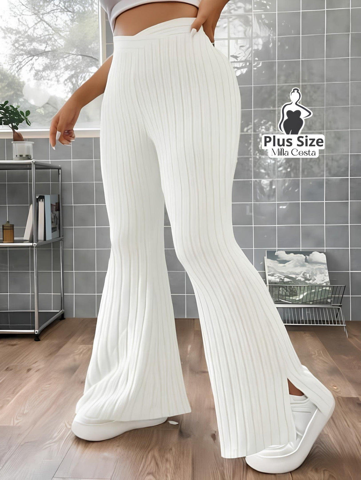 Calça Flare Canelada Com Fenda Plus Size