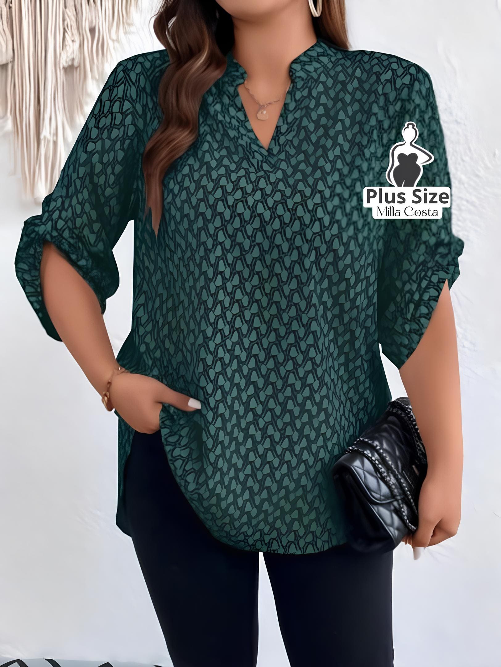 Blusa Estampada Com Decote V e Mangas 3/4 Plus Size