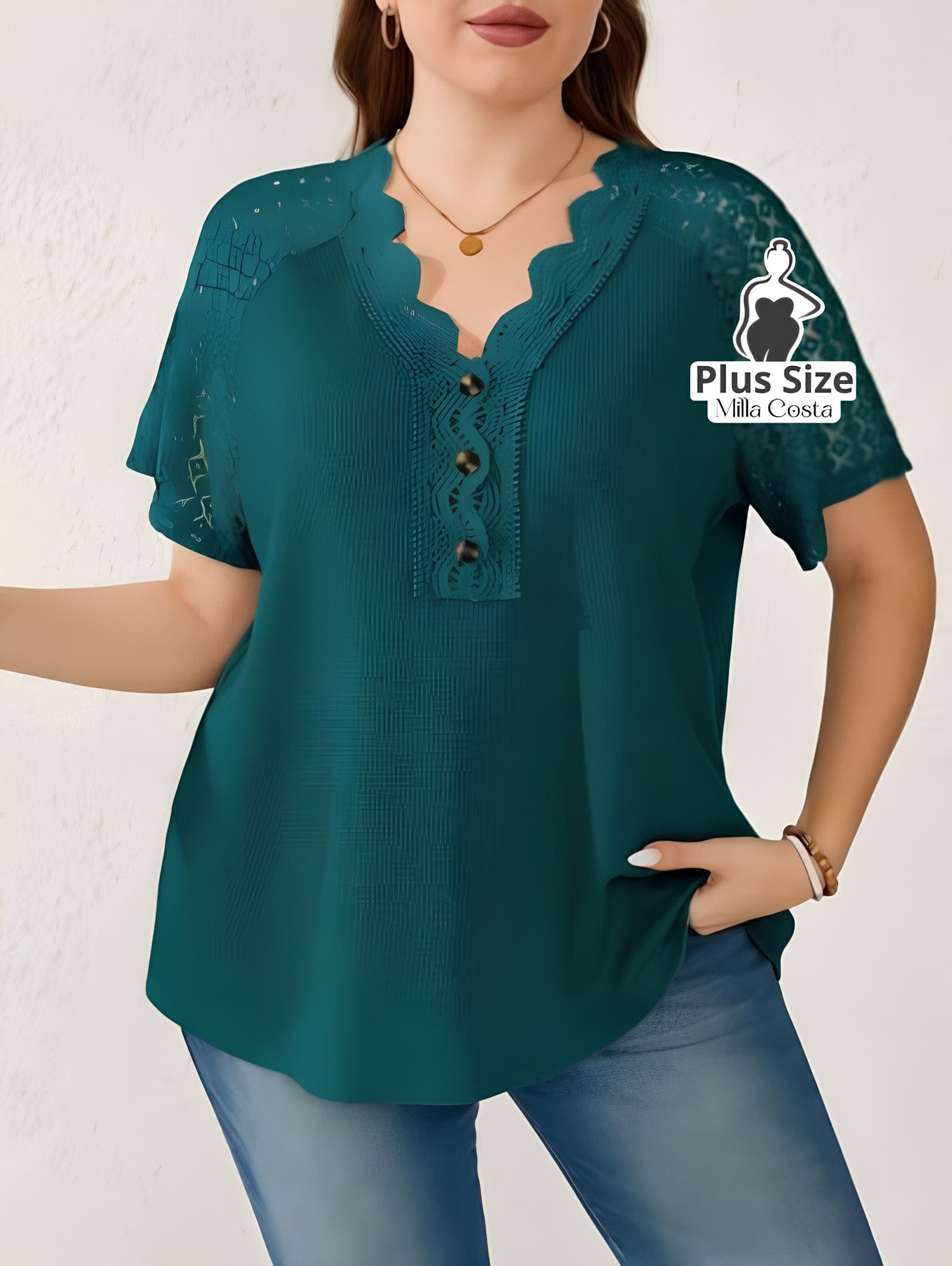 Blusa Com Renda E Detalhes Vazados Plus Size