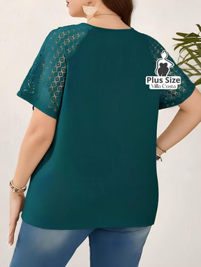 Blusa Com Renda E Detalhes Vazados Plus Size