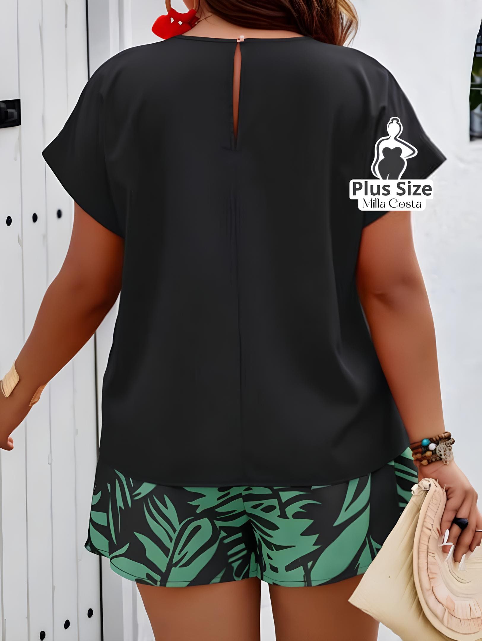 Conjunto de Verão com Shorts e Blusa de Manga Curta Plus Size