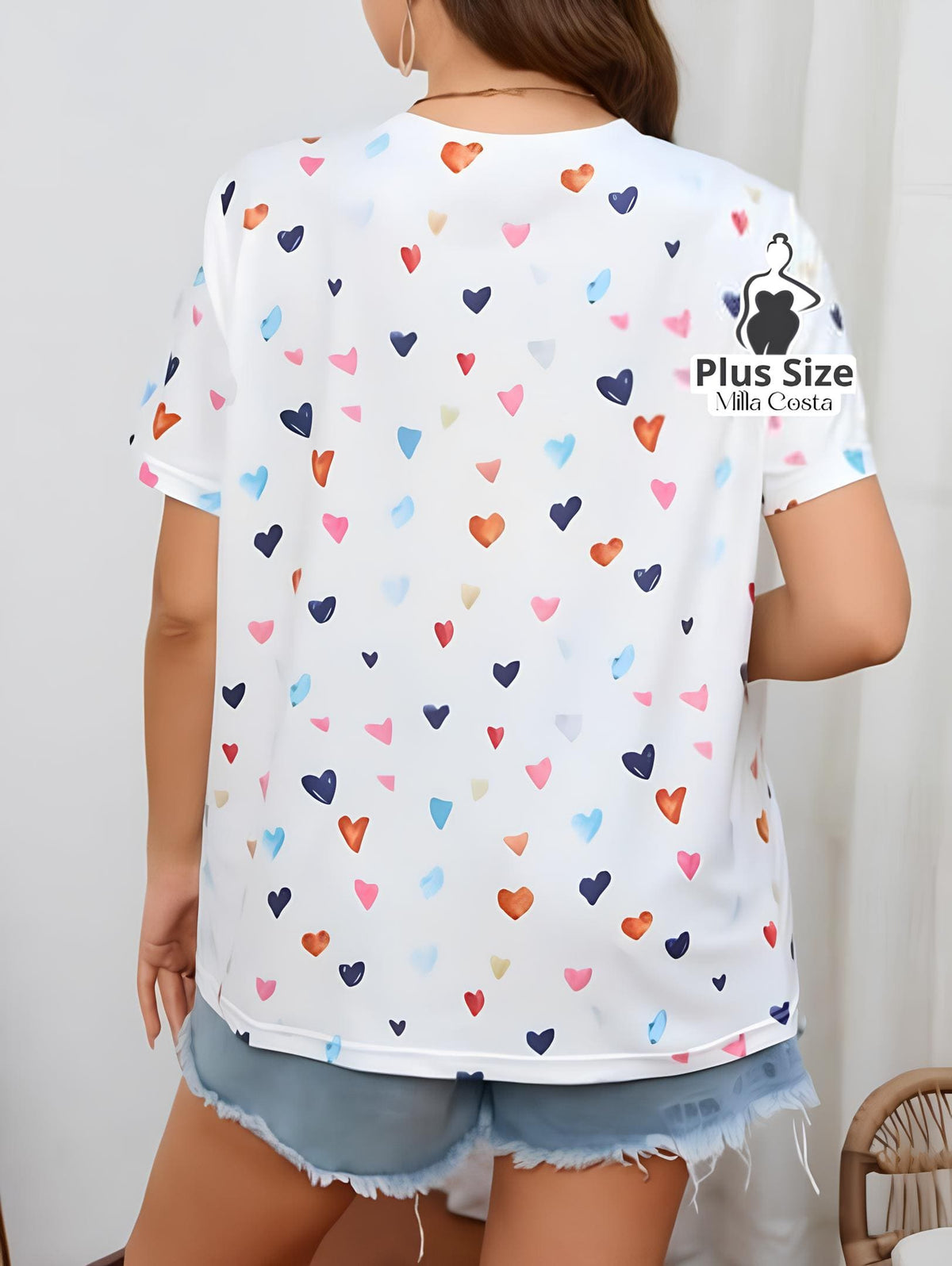 Blusa Estampada Com Corações Coloridos Plus Size