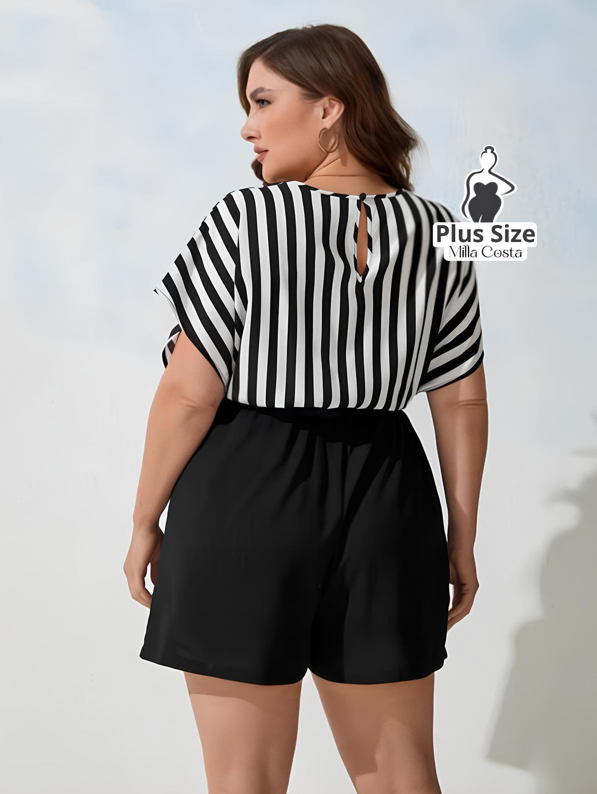 Macacão Listrado Com Amarração Na Cintura Plus Size