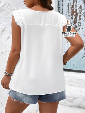 Blusa Bata Bordada com Detalhes Vazados Plus Size