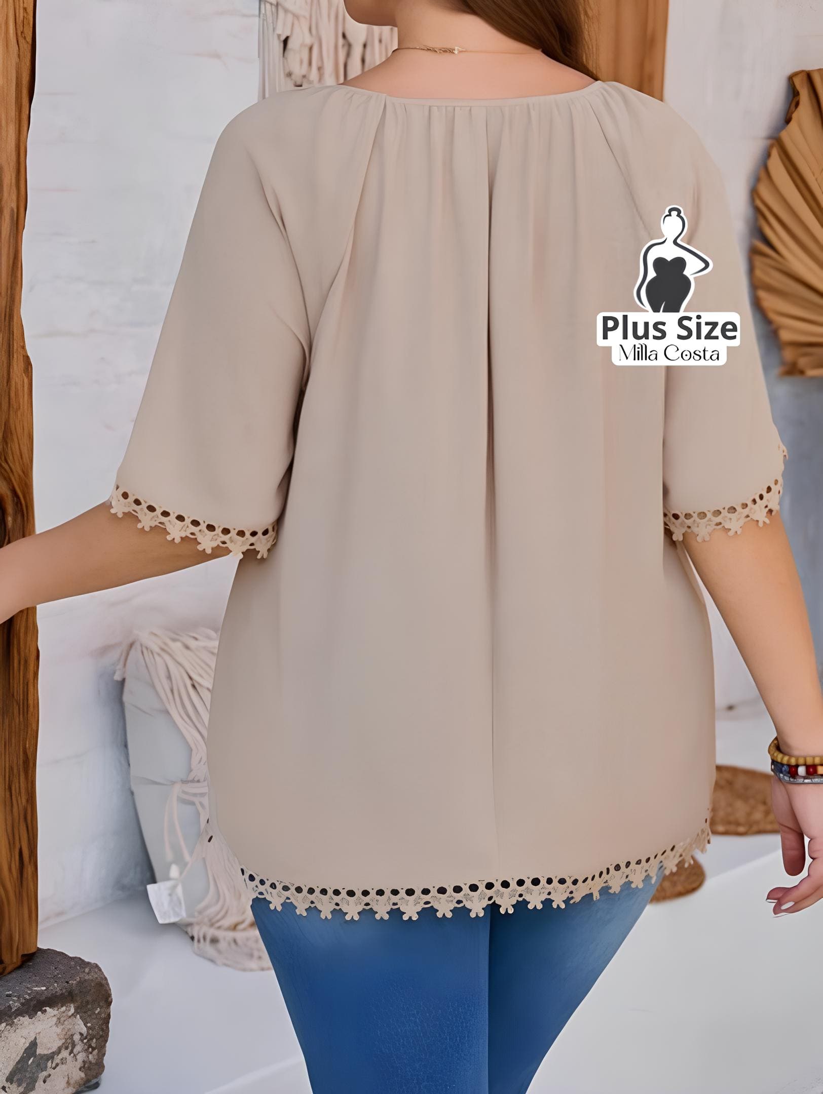 Blusa Com Barra Trabalhada Em Detalhe Plus Size