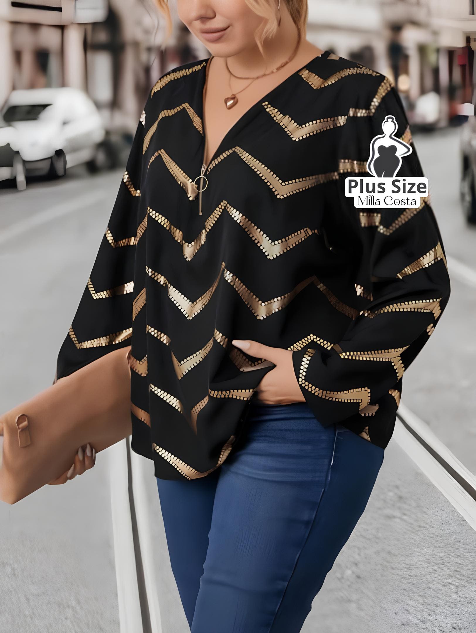 Blusa com Estampa Chevron e Decote em Zíper Plus Size