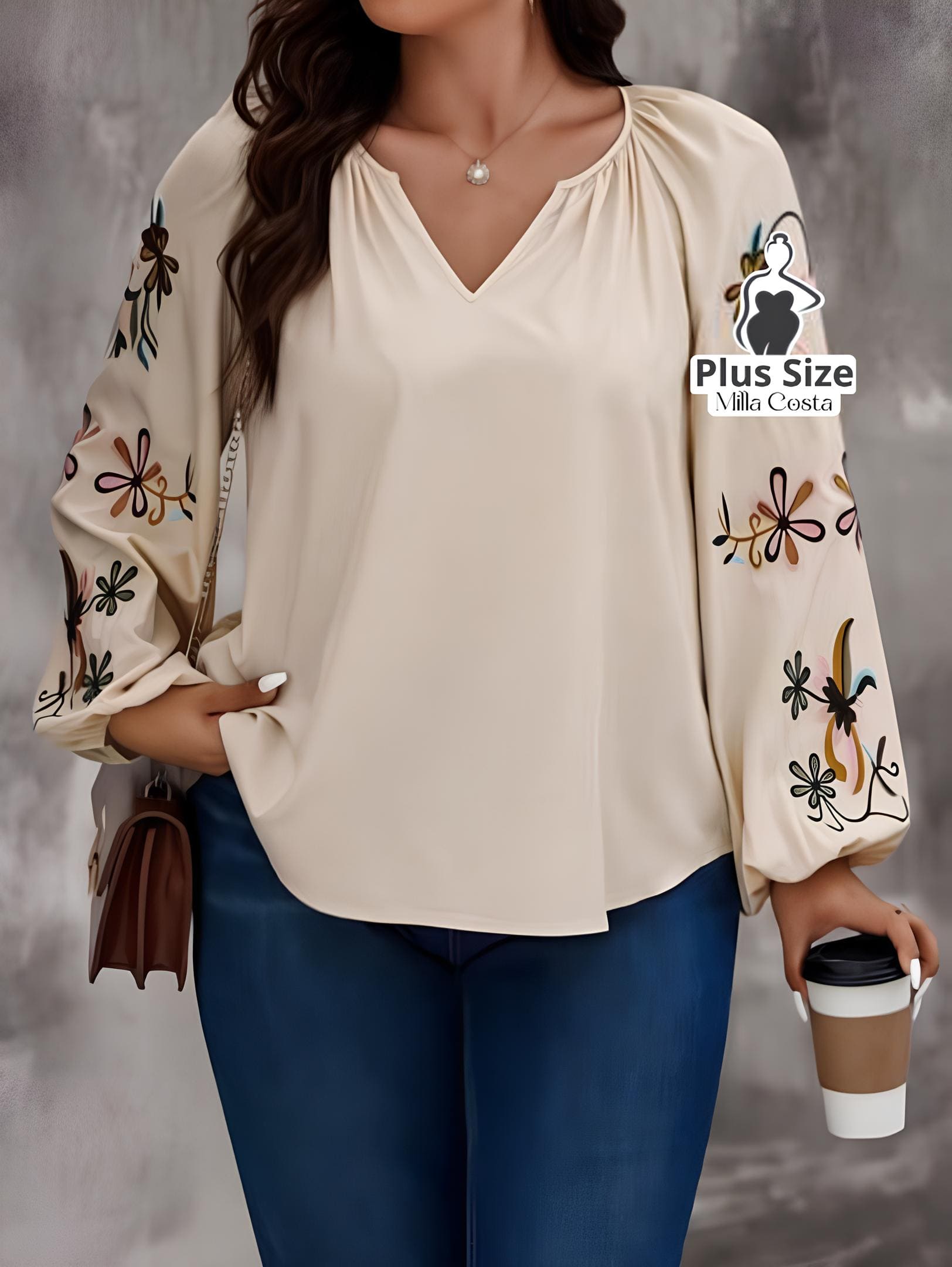 Blusa Com Mangas Bufantes Bordadas e Decote V Plus Size