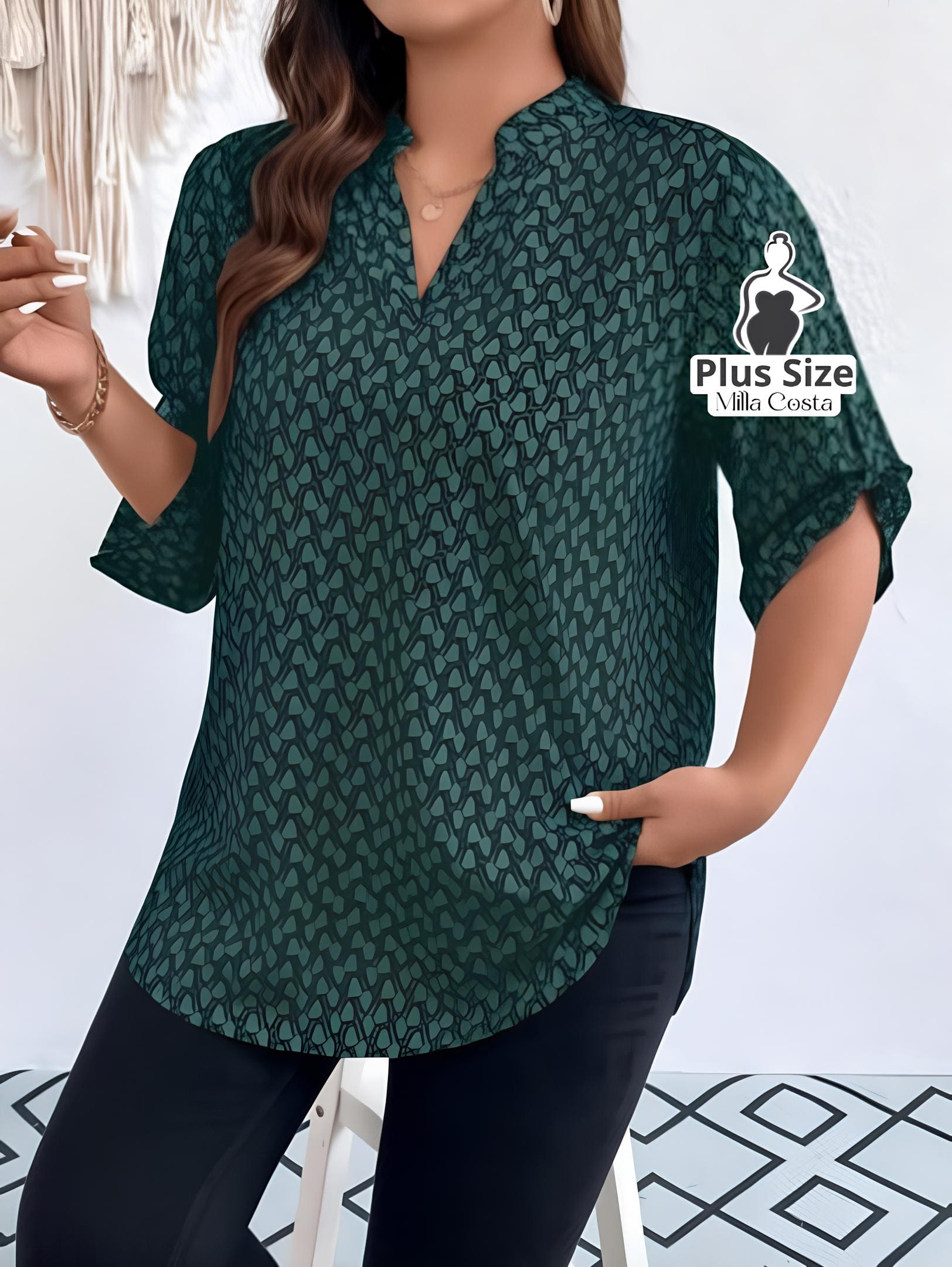 Blusa Estampada Com Decote V e Mangas 3/4 Plus Size