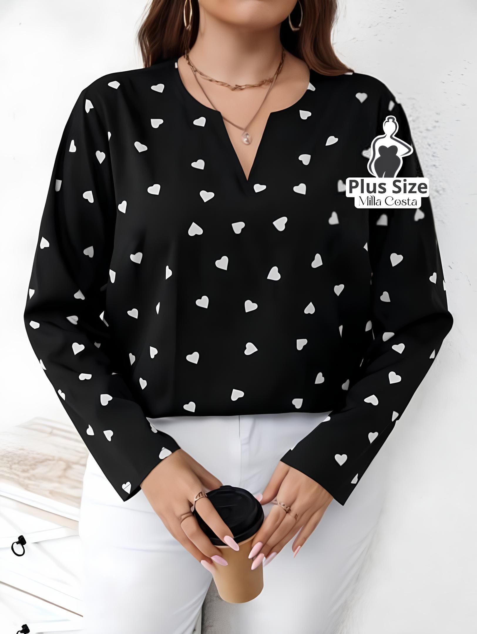 Blusa Estampada de Corações Com Decote em V Plus Size