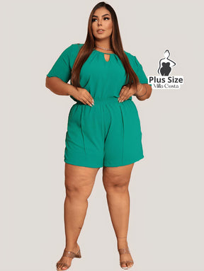 Macacão Curto Com Decote Vazado Plus Size