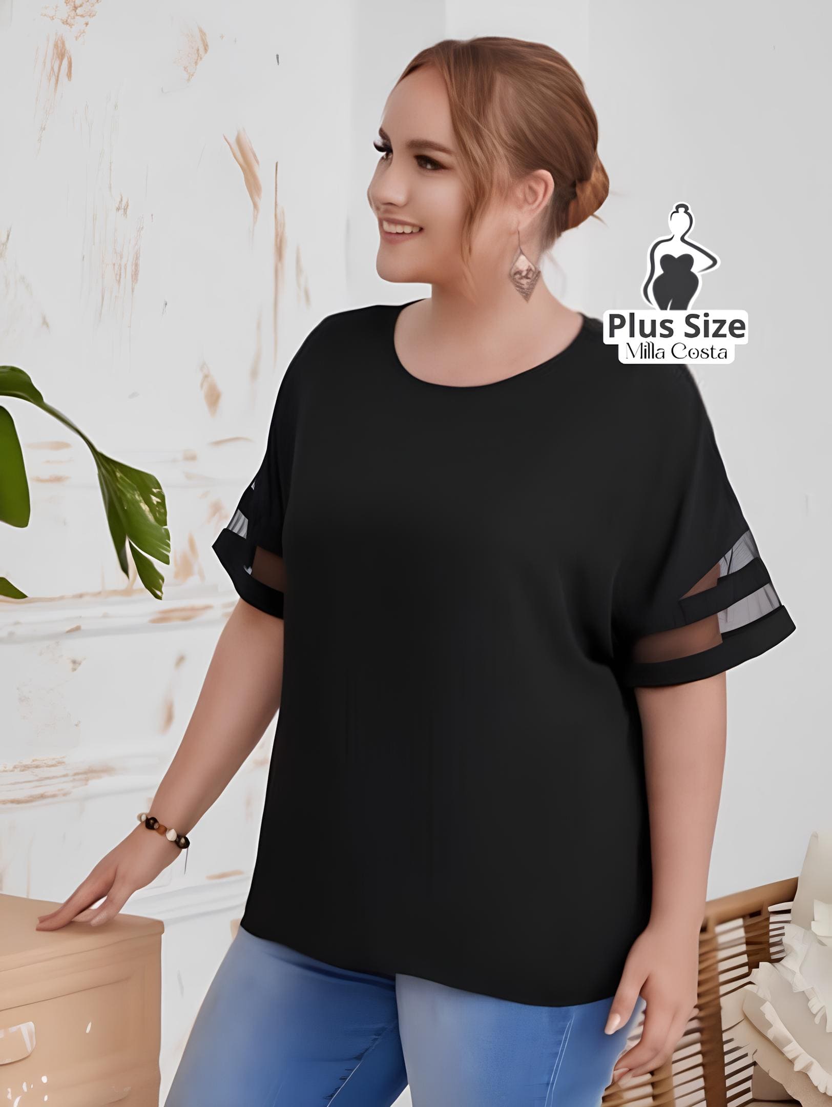 Blusa Básica Com Detalhe De Transparência Nas Mangas Plus Size