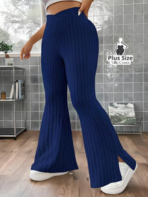 Calça Flare Canelada Com Fenda Plus Size