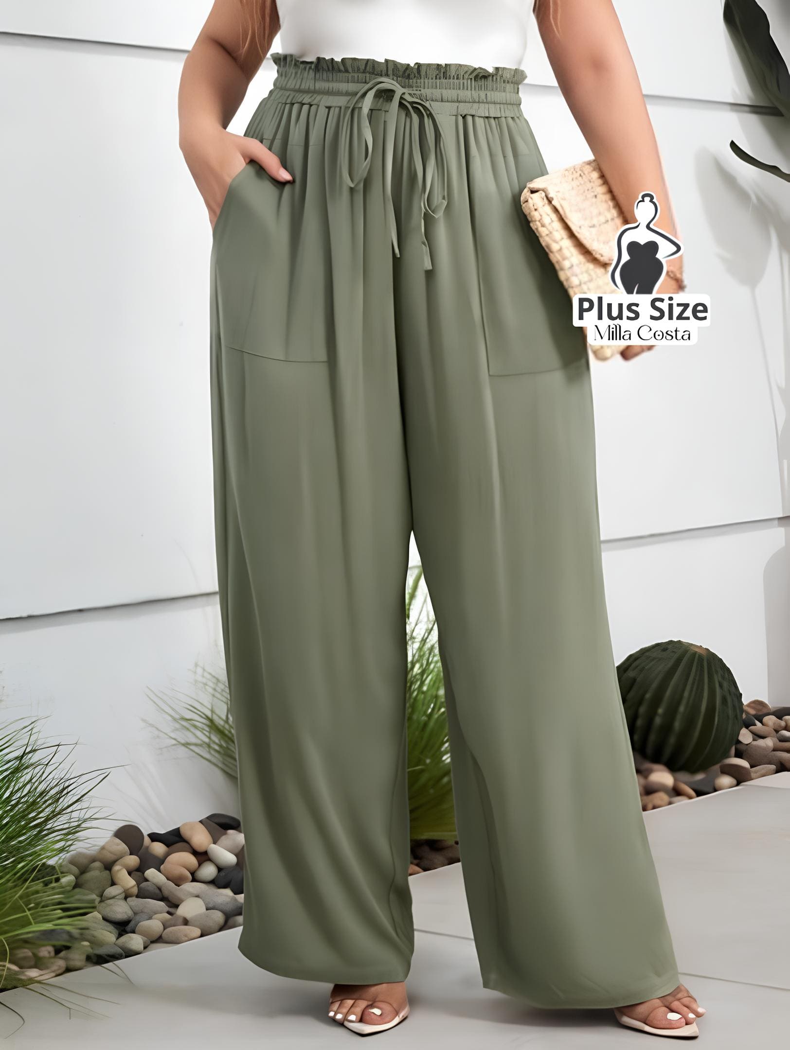 Calça Pantalona Com Bolsos Frontais e Cintura Ajustável Plus Size