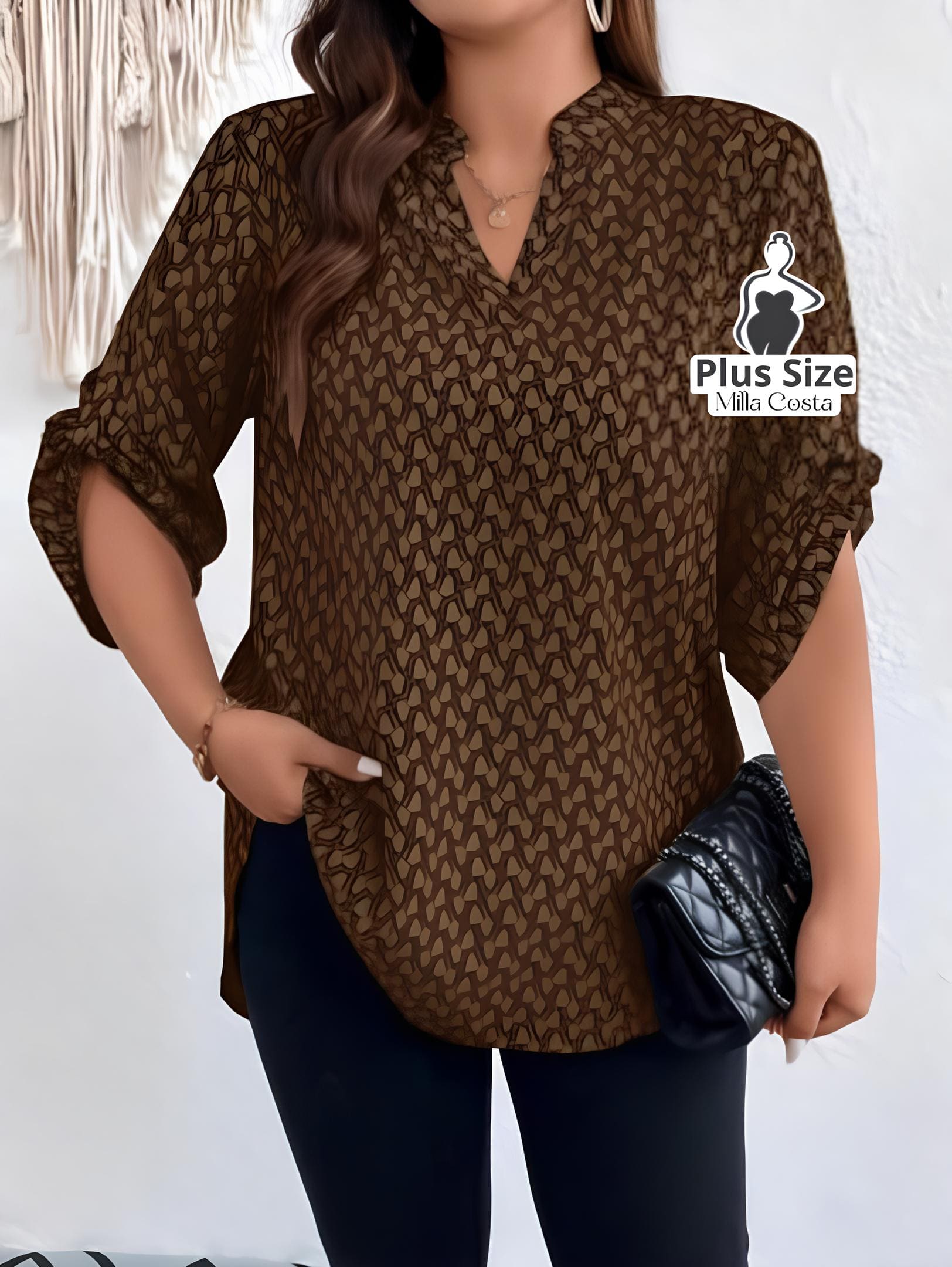 Blusa Estampada Com Decote V e Mangas 3/4 Plus Size