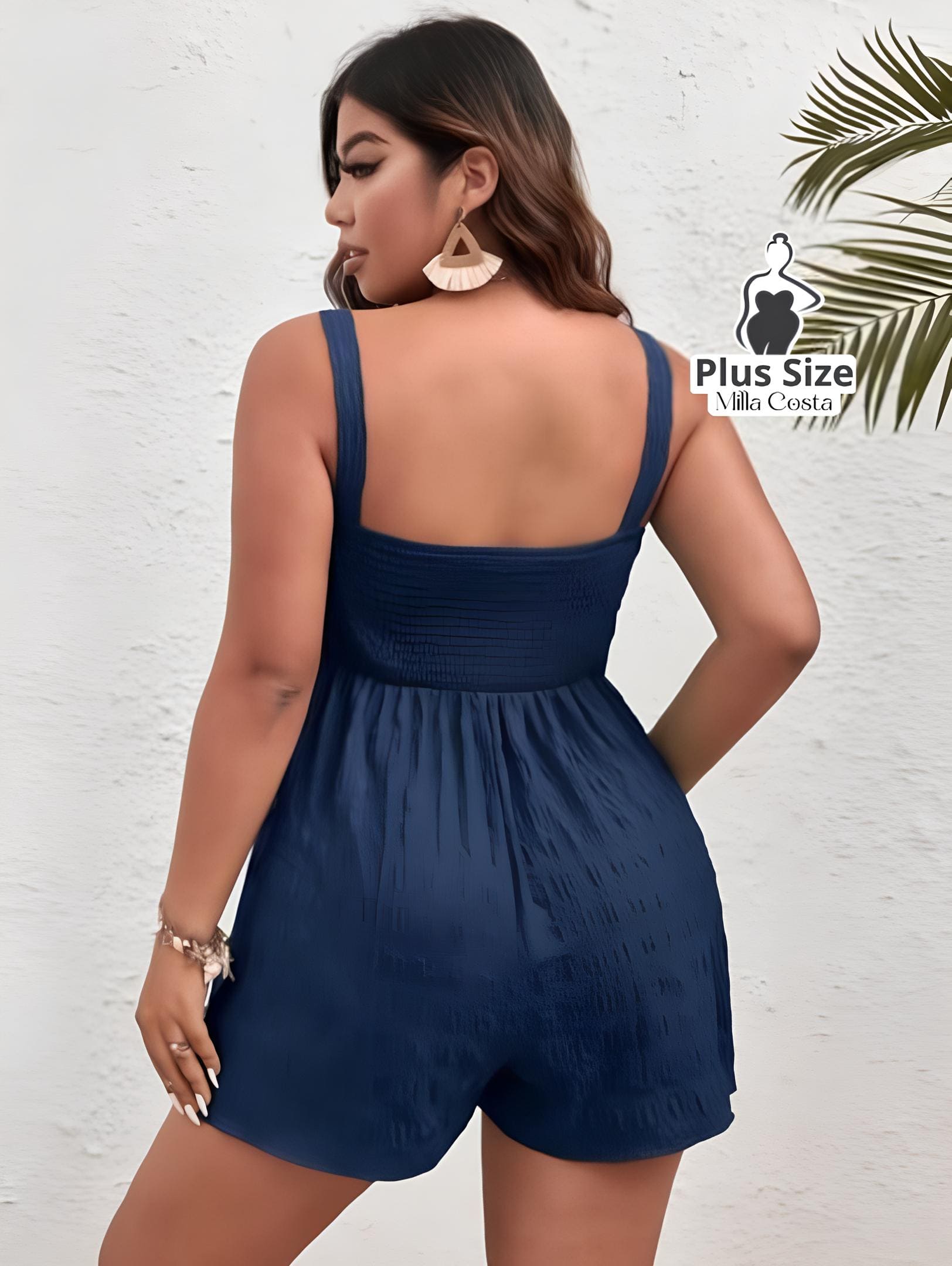 Macacão Curto Com Amarração Plus Size