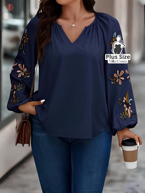 Blusa Com Mangas Bufantes Bordadas e Decote V Plus Size