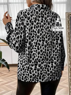 Camisa Estampada Animal Print Com Bolsos Plus Size