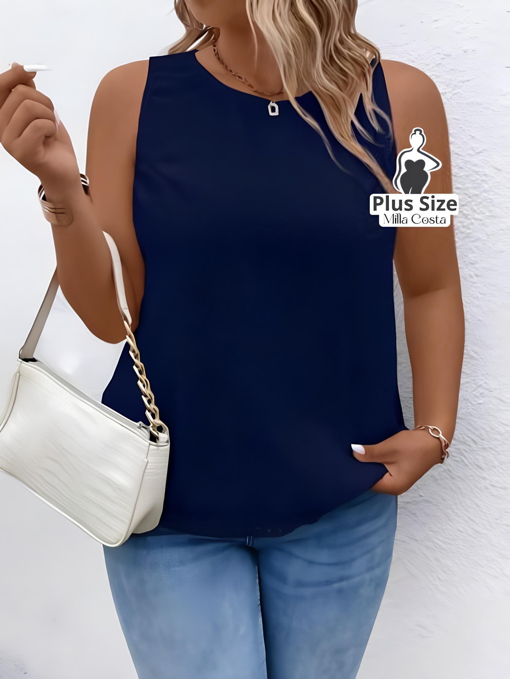 Blusa Regata Com Detalhe Vazado Nas Costas Plus Size