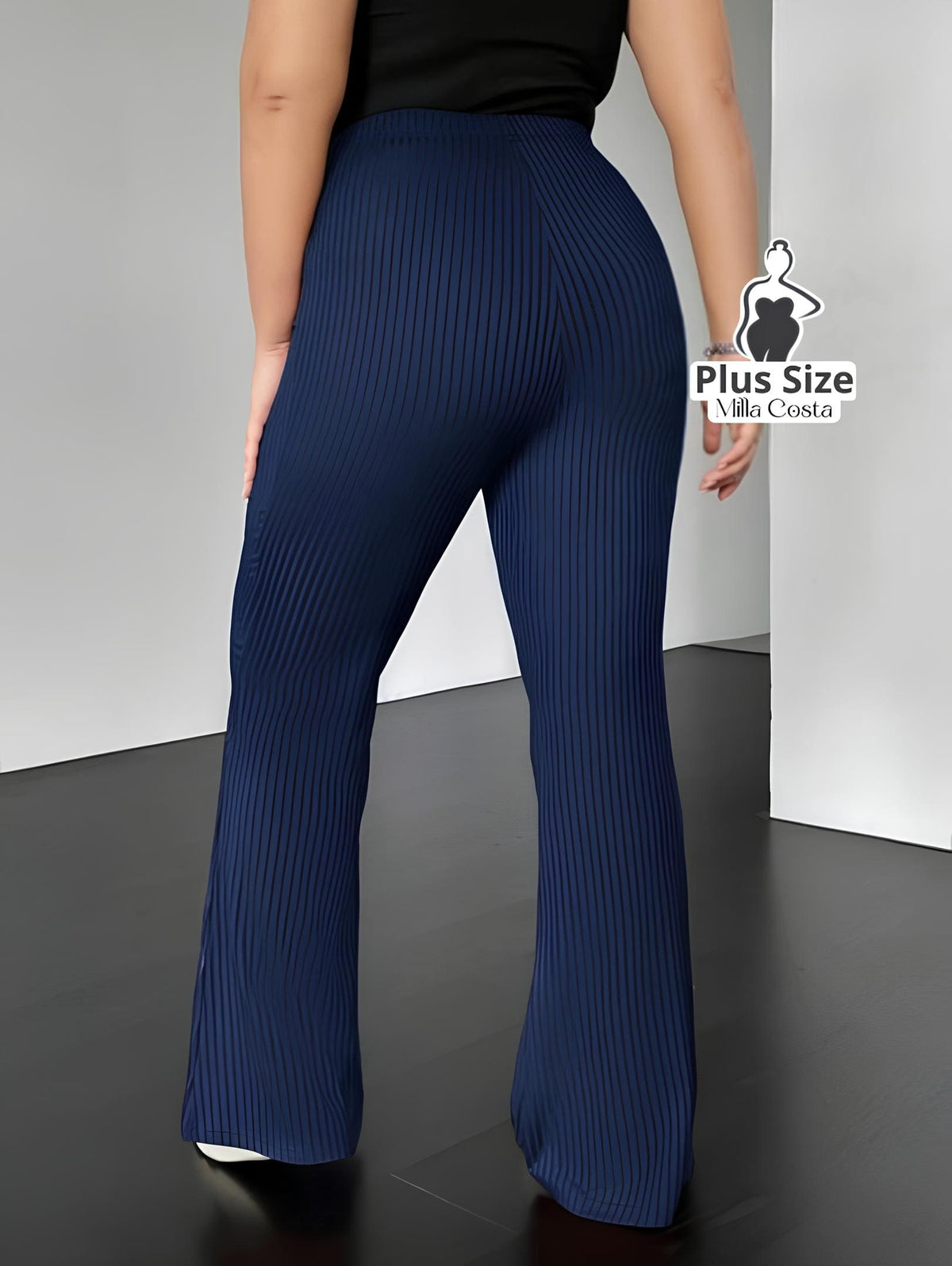 Calça Flare Canelada Confortável Plus Size