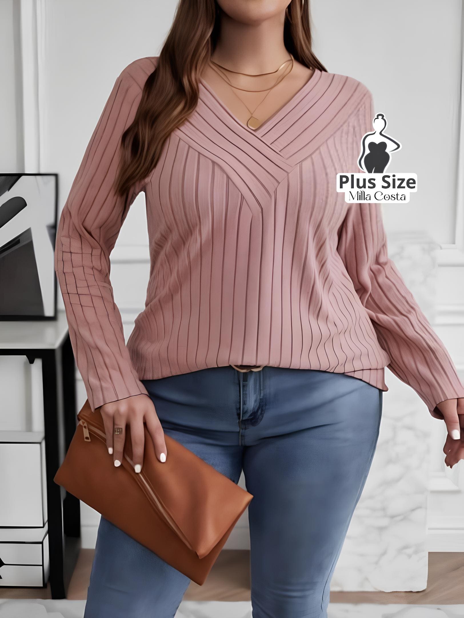 Blusa de Tricô Com Decote V e Detalhe Em Linhas Plus Size