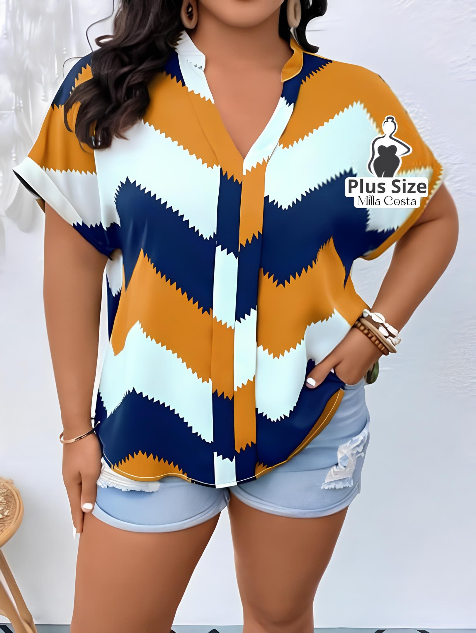 Blusa Com Estampa Geométrica e Decote V Plus Size