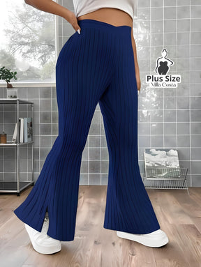 Calça Flare Canelada Com Fenda Plus Size