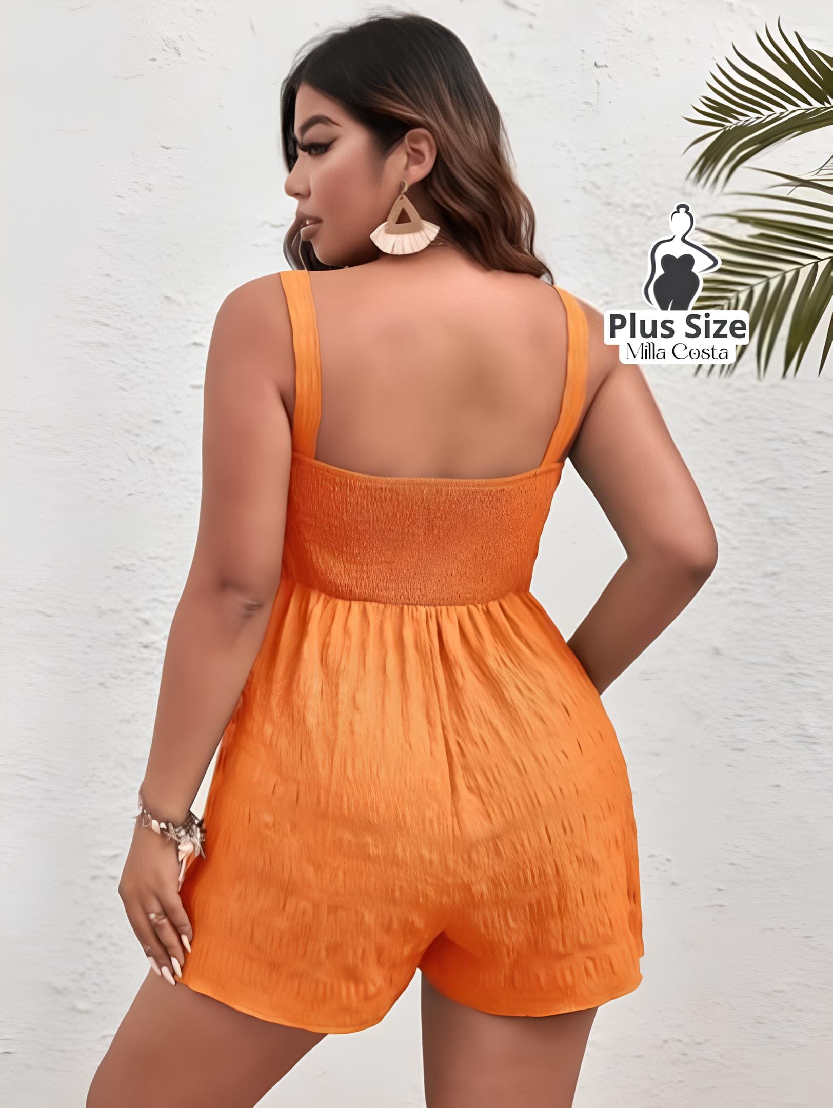 Macacão Curto Com Amarração Plus Size