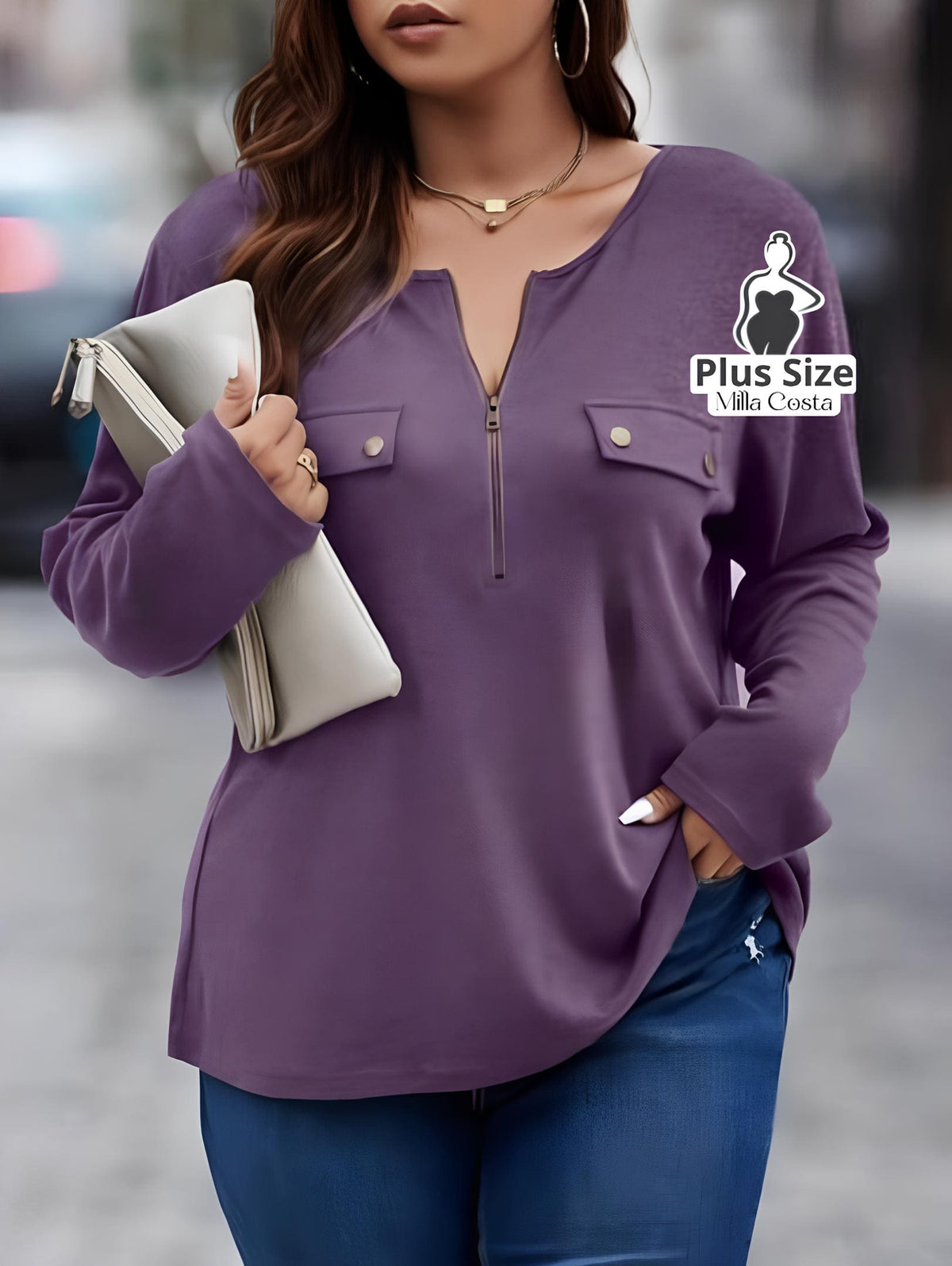 Blusa Com Zíper Frontal e Bolsos Decorativos Plus Size