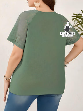 Blusa Com Renda E Detalhes Vazados Plus Size